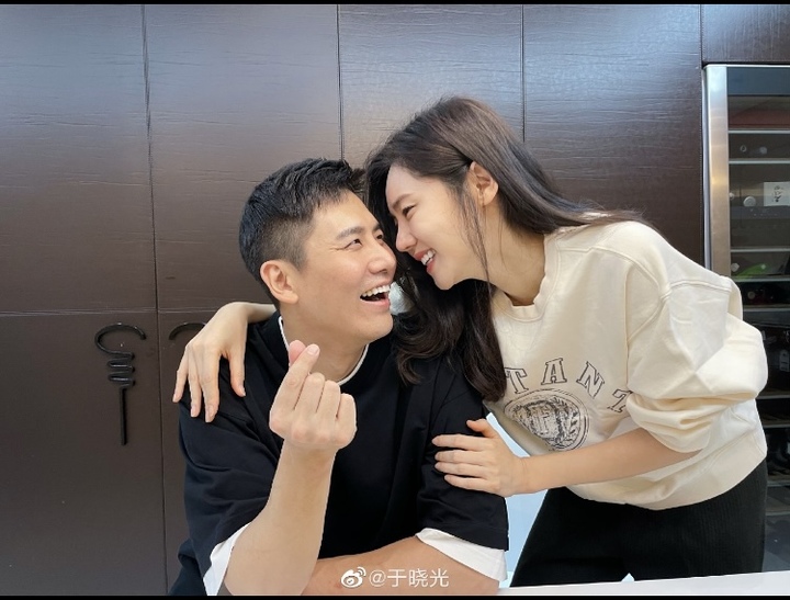 [서울=뉴시스] 우효광, 추자현. 2022.02.05. (사진 = 웨이보 캡처) photo@newsis.com*재판매 및 DB 금지