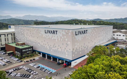 MZ패션·프리미엄 식품 등‘전문몰 전략’적중… 온라인 ‘강자’ 등극