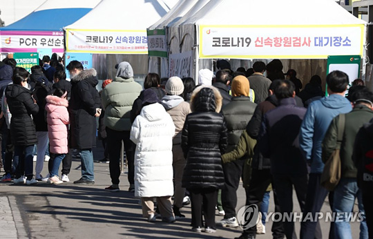 신규확진 13만9626명…사망 114명, 또 역대최다·위중증 715명 [연합뉴스 자료사진]