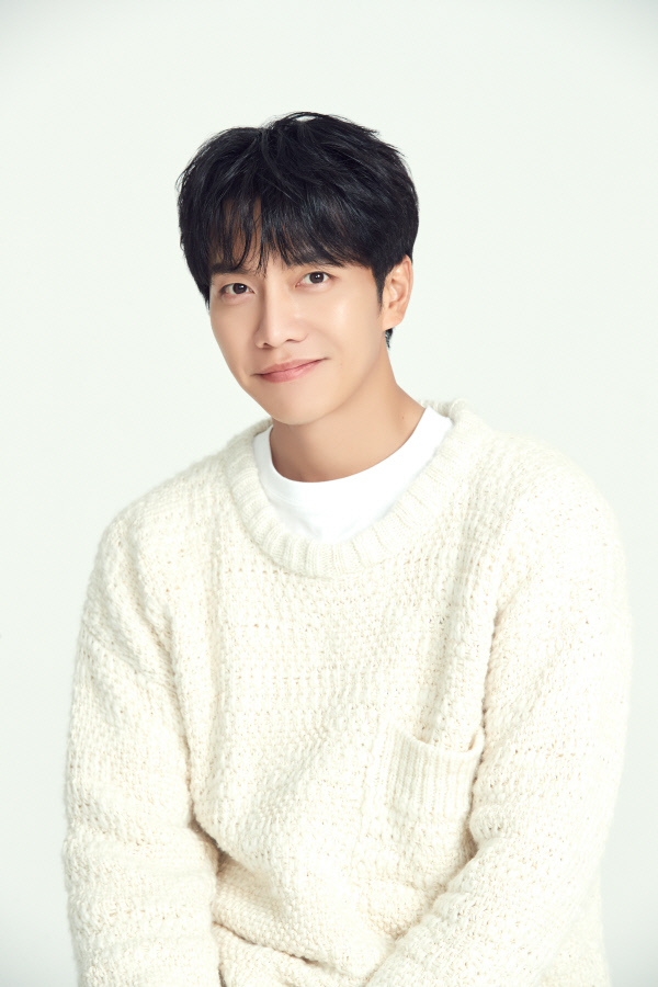 제56회 납세자의 날 모범납세자로 선정된 이승기(국세청 제공)