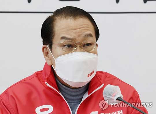 (서울=연합뉴스) 국민의힘 권영세 총괄선대본부장이 6일 오전 국회에서 열린 확대선거대책본부 회의에서 발언하고 있다. 2022.3.6