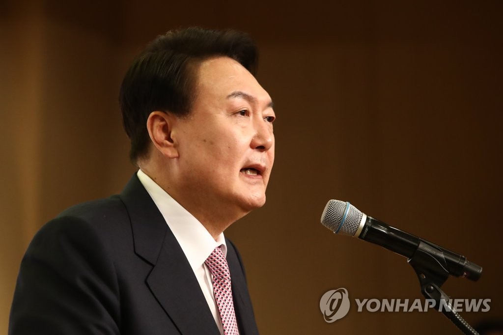 (서울=연합뉴스) 윤석열 대통령 당선인이 10일 오후 서울 여의도 국회 도서관에서 열린 국민의힘 대선 선거대책본부 해단식에서 인사말을 하고 있다. 2022.3.10 [국회사진기자단]