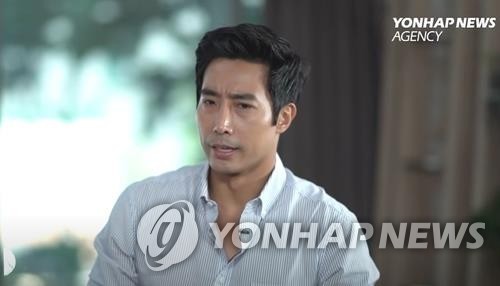 인터뷰 중인 이근 전 대위[연합뉴스 유튜브채널 코리아나우 제공. 재판매 및 DB 금지]