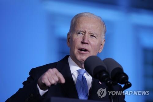 (바르샤바 AP=연합뉴스) 조 바이든 미국 대통령이 26일(현지시간) 폴란드 바르샤바에서 연설을 하고 있다. [재판매 및 DB 금지]
