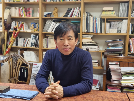 “난 아직 나비 쫓는 소년… 그림·글 두 날개 꽉 붙잡고 살아갈 것”