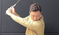 백스윙때 공이 보이는 범위내 머리 회전은 괜찮아