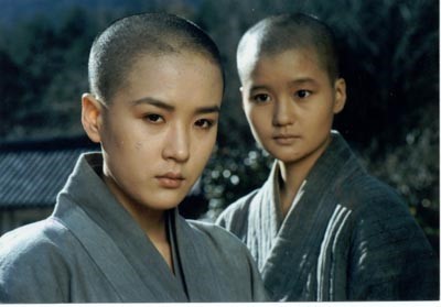 [서울=뉴시스] 영화 ‘아제 아제 바라아제’의 한 장면. *재판매 및 DB 금지