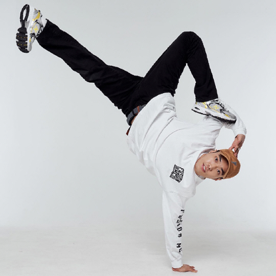 13세부터 브레이킹을 해온 김종호는 그동안 수많은 트로피를 들어 올렸다. 브레이킹이 아시안게임 정식 종목으로 채택되면서 지난해 처음으로 태극마크를 가슴에 달았으나 대회 연기로 아쉬움을 나타내고 있다.  김종호 제공