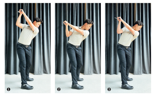 아이언샷 때 백스윙 톱 높으면 비거리 증가에 도움