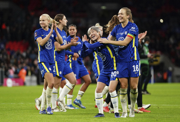 첼시 위민의 지소연(오른쪽 두 번째).  AP뉴시스