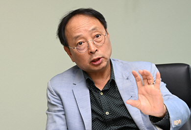 김형준 교수 △한국외대 중국어과 졸 △미 아이오와대 계량정치학 박사 △명지대 교수(정치학) △한국선거학회 회장 △경실련 정치개혁위원