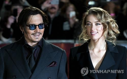 2015년 결혼 직전 영화 시사회에 참석한 조니 뎁과 앰버 허드[EPA 연합뉴스 자료사진]