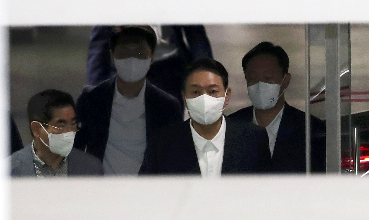 북한이 동해상으로 탄도미사일을 발사한 5일 용산 대통령실 청사로 출근하는 윤석열 대통령. 대통령실통신사진기자단