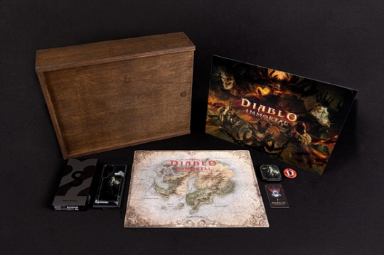 ‘갤럭시S22 디아블로 이모탈 패키지’ 구성품. LG유플러스 제공.