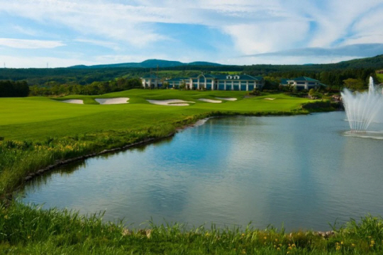 아시안투어 인터내셔널 시리즈 4차 대회가 열리는 롯데스카이힐제주컨트리클럽의 전경. 아시안투어 제공