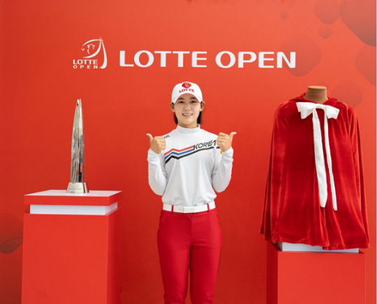 세계 아마추어 3위 황유민은 오는 7월 한국여자프로골프(KLPGA) 3부 점프투어 데뷔를 앞두고 롯데골프단과 후원계약을 맺었다. 롯데골프단 제공