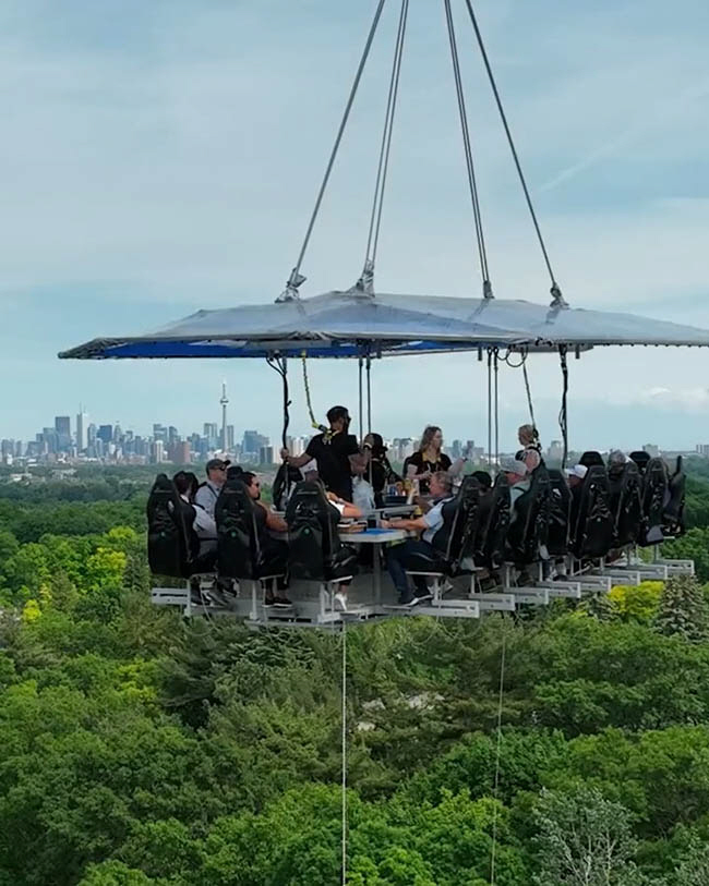 PGA투어가 10일 SNS에 공개한 캐나다오픈 30m 상공 관중석 스카이 시트.