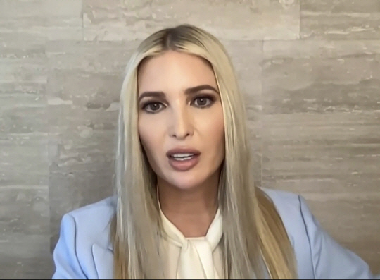 이방카 트럼프 전 백악관 선임 보좌관이 10일(현시지간) 미국 워싱턴에서 열린 의사당 난입사건 진상규명을 위한 하원 특별위원회에 화상으로 참석해 증언하고 있다. 연합뉴스·AP