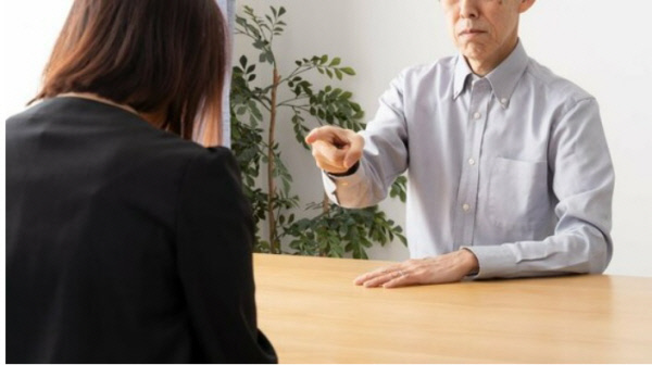 FNN 기사에 함께 첨부된 독부모 관련 이미지