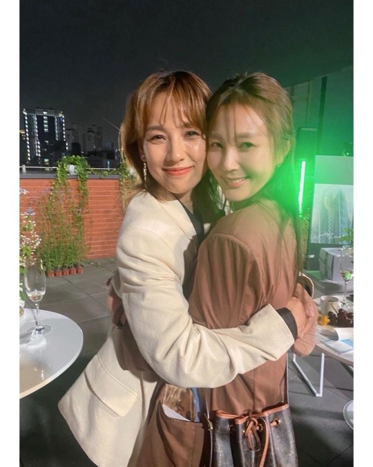 [서울=뉴시스] 이효리 안혜경 2022.07.12 (사진=인스타그램 캡처)