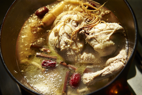 대표적인 복날 음식인 삼계탕. 게티이미지뱅크