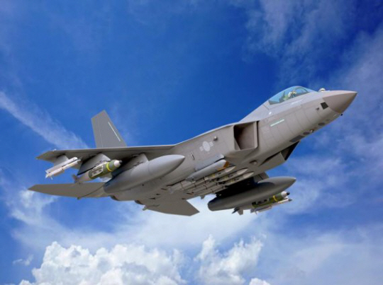 한국형 전투기 KF-21 보라매가 미티어 공대공미사일 등 무장을 탑재한 채 비행하는 모습을 그린 컴퓨터 그래픽. 방위사업청 제공