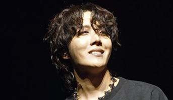 더 뜨겁게… 더 솔직하게… 홀로 선 제이홉에 10만명 ‘보랏빛 응원’