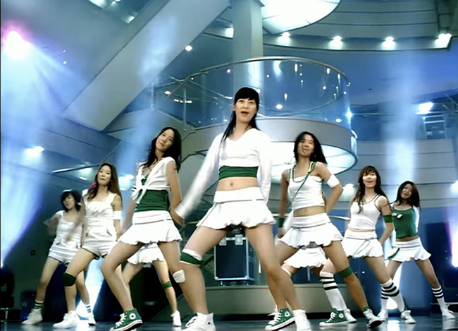[서울=뉴시스] 소녀시대 ‘다시 만난 세계’ 뮤직비디오. 2022.08.05. (사진 = 유튜브 캡처) photo@newsis.com *재판매 및 DB 금지