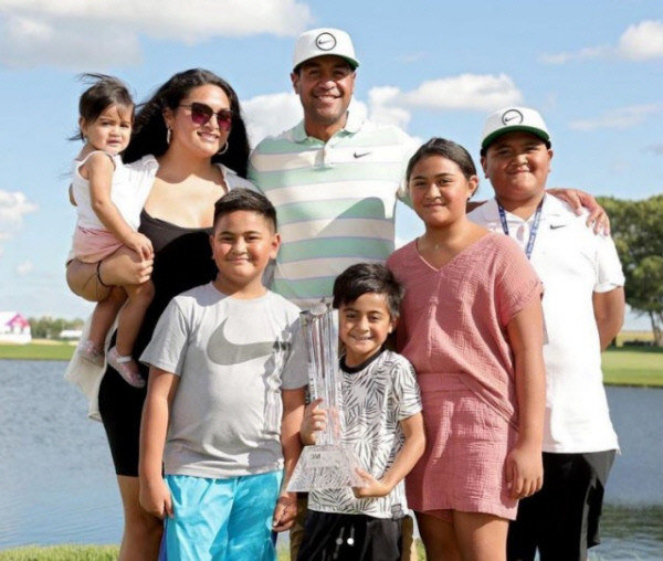 토니 피나우의 가족. 토니 피나우 인스타그램 캡처