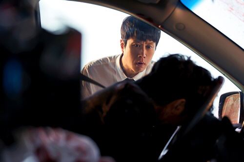 ‘모범가족’의 동하 역을 맡은 배우 정우. 사진제공=넷플릭스