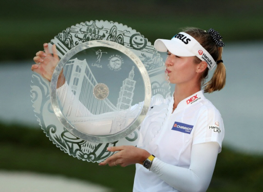 2019년 열린 LPGA투어 스윙잉스커츠LPGA에서 우승한 넬리 코르다. AP뉴시스
