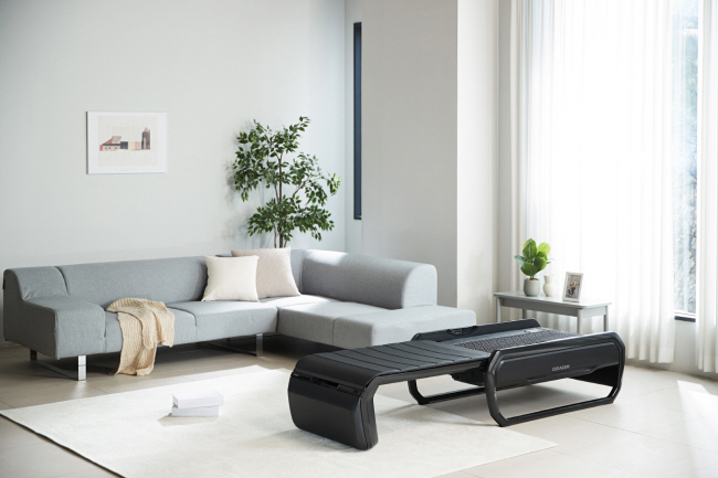 업계 최초로 인체 견인 기능을 탑재해 추간판(디스크) 탈출증과 퇴행성 협착증 등 척추 질환 치료에 도움을 주는 세라젬 V6. 세라젬 제공