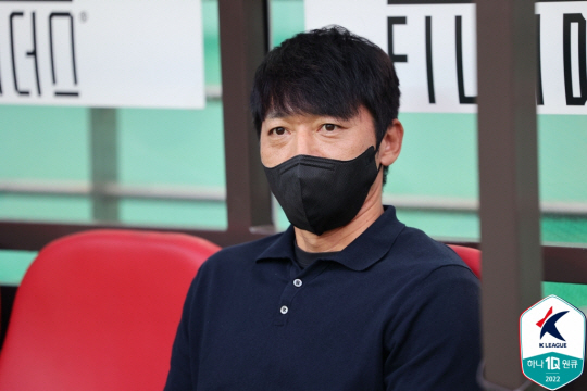 성남 FC 사령탑에서 물러난 김남일 감독. 한국프로축구연맹 제공