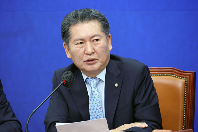 정청래 더불어민주당 최고위원이 31일 서울 영등포구 국회에서 열린 최고위원회의에서 발언하고 있다. 공동취재사진