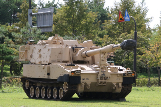 美 육군 최신 자주포 ' M109 A7 팔라딘' 방산전시회서 일반에 첫 공개 | 문화일보