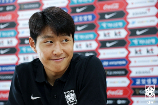 이강인이 21일 파주 NFC에서 열린 비대면 기자회견에서 9월 소집 소감을 말하고 있다. 대한축구협회 제공