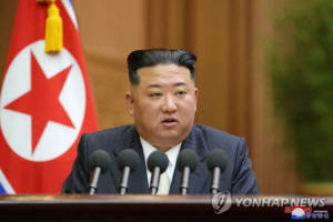 지난 9월8일 평양 만수대의사당에서 진행된 북한 최고인민회의 제14기 제7차회의 2일회의에서 김정은 국무위원장이 연설하고 있다. 조선중앙통신 연합뉴스
