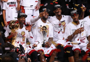 2012-2013 NBA 파이널 우승 직후 마이애미 히트 선수들. NBA닷컴