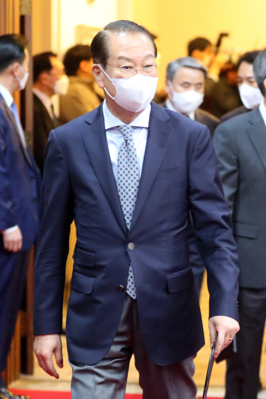 권영세 통일부 장관이 지난 8일 오전 서울 종로구 정부서울청사에서 열린 국무회의에 참석하고 있다. 뉴시스