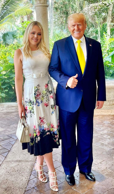도널드 트럼프(오른쪽) 전 미국 대통령과 딸 티파니 트럼프. 티파니 인스타그램 캡처