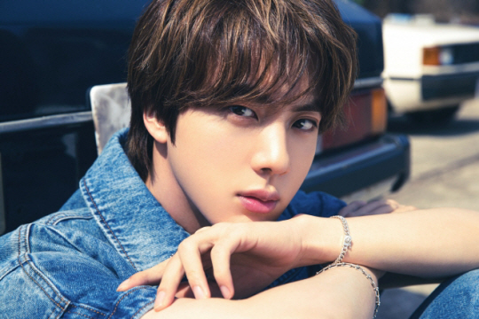 최근 입영통지서를 받은 것으로 알려진 방탄소년단(BTS) 받형 진(30·김석진). 빅히트뮤직 제공