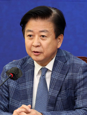 노웅래 더불어민주당 의원이 16일 오후 국회에서 열린 ‘언론자유특별위원회 발족식 및 1차 회의’에서 발언하고 있다. 뉴시스