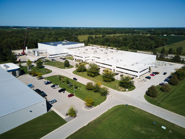 미국 미시간주에 있는 SK실트론CSS 공장 전경. SK실트론CSS는 반도체 소재인 실리콘 카바이드(SiC·탄화규소) 웨이퍼를 생산하는 기업으로, 조 바이든 미국 대통령이 29일(현지시간) 공장을 방문할 예정이다.  SK실트론 제공