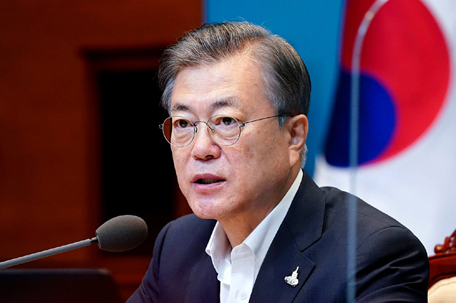 지난 2020년 9월 청와대에서 회의를 주재하고 있는 문재인 전 대통령. 문 전 대통령 페이스북 캡처