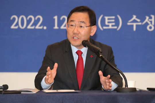 주호영 국민의힘 원내대표가 3일 대구 수성대학교에서 열린 대구·경북 언론인 모임 ‘아시아포럼21’ 초청토론회에서 현안 관련 발언 하고 있다. 연합뉴스