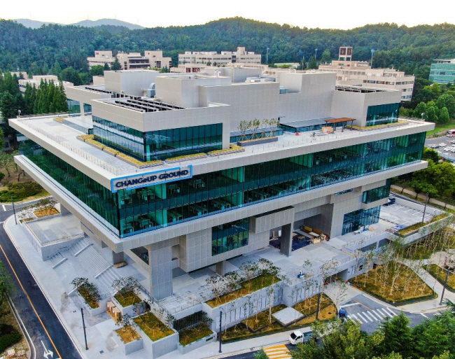 경북 포항시 남구에 위치한 ‘체인지업 그라운드 포항’의 전경. 포스코그룹 제공