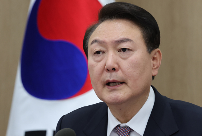 윤석열 대통령이 13일 서울 용산 대통령실 청사에서 열린 국무회의를 주재하고 있다. 뉴시스