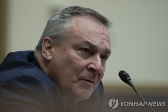 미국 하원 청문회에서 증언하는 존 J. 레이 FTX CEO. AP 연합뉴스