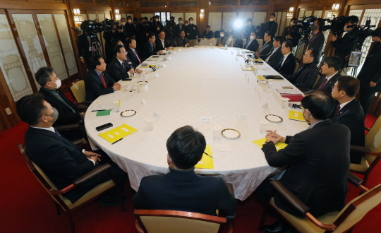 주호영 국민의힘 원내대표가 18일 서울 종로구 삼청동 총리공관에서 열린 고위당정협의회에서 모두발언을 하고 있다.  박윤슬 기자