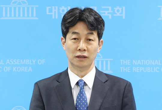 윤건영 더불어민주당 의원. 연합뉴스